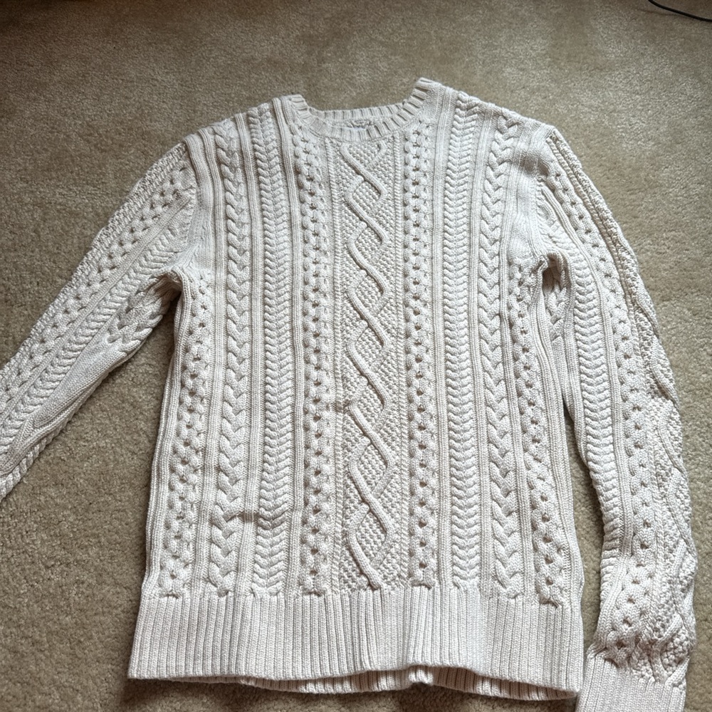 Elegant Cable Knit Sweater in Cream